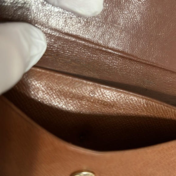 Vintage Louis Vuitton Monogram Bifold Unisex Wallet - Picture 10 of 17